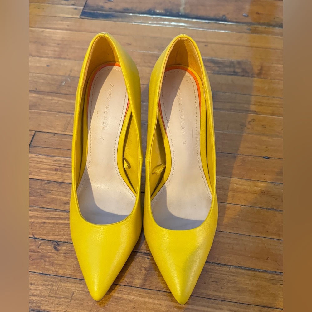 Zara leather pointed toe pumps size 36